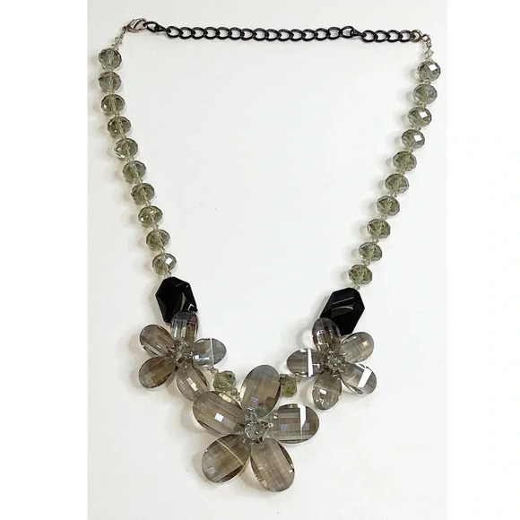 Chunky Faceted Flower Statement Necklace - Picture 10 of 11